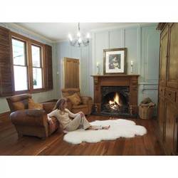 Veruca Modern Ivory Sheepskin 4 Pelt Fur Rug - 4'x6'|