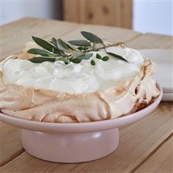 Pacifica Modern Classic Marshmallow Stoneware Footed Cake Plate|