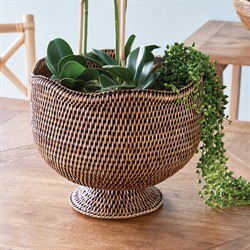 Hollis Updated Traditional Brown Rattan Footed Scalloped Planter|