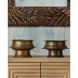 Vittoria Traditional Antique Gold Carved Wood Acanthus Leaf Wall Mirror|