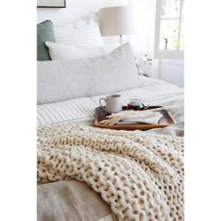 Finn Coastal Beach White Chunky Knit Throw Blanket|