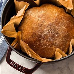 Staub Grenadine Red 2.75 Quart Cast Iron Round Cocotte Pot|