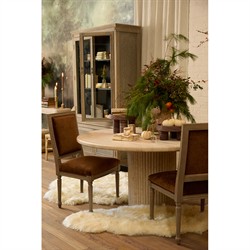 Nylah Modern Classic Ivory Sheepskin Rug - 6'x8'|