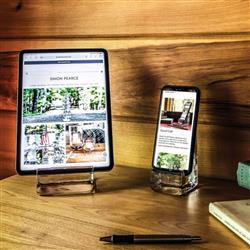 Simon Pearce Woodbury Modern Clear Glass Phone/Tablet Holder - Small|