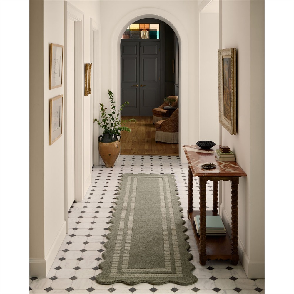 Scottie Updated Traditional Olive Wool Scalloped Solid Border Rug - 5'x7'6"|