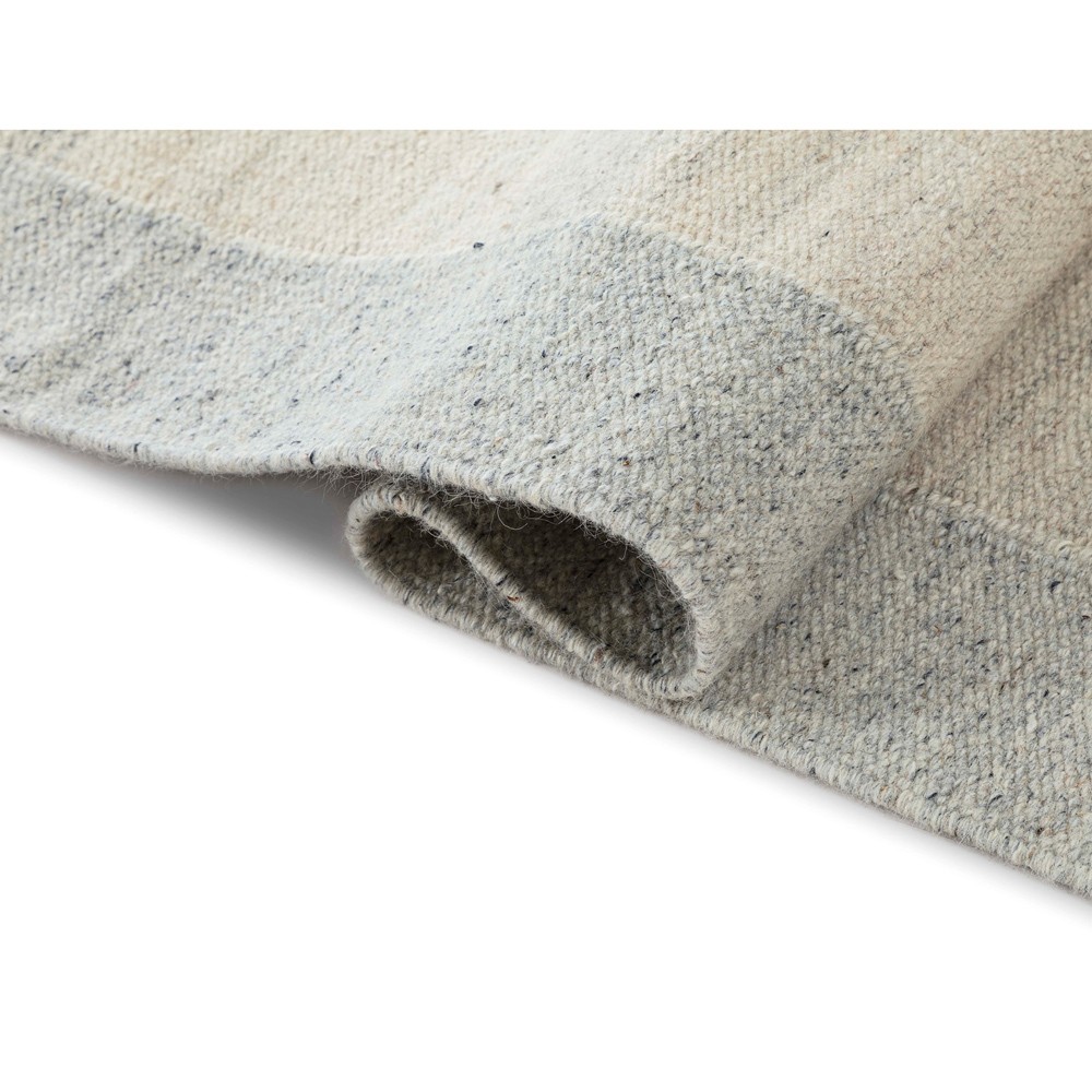 Lemuel Coastal Beach  Light Blue Wool Bordered Patterned Rug - 5'x8'|