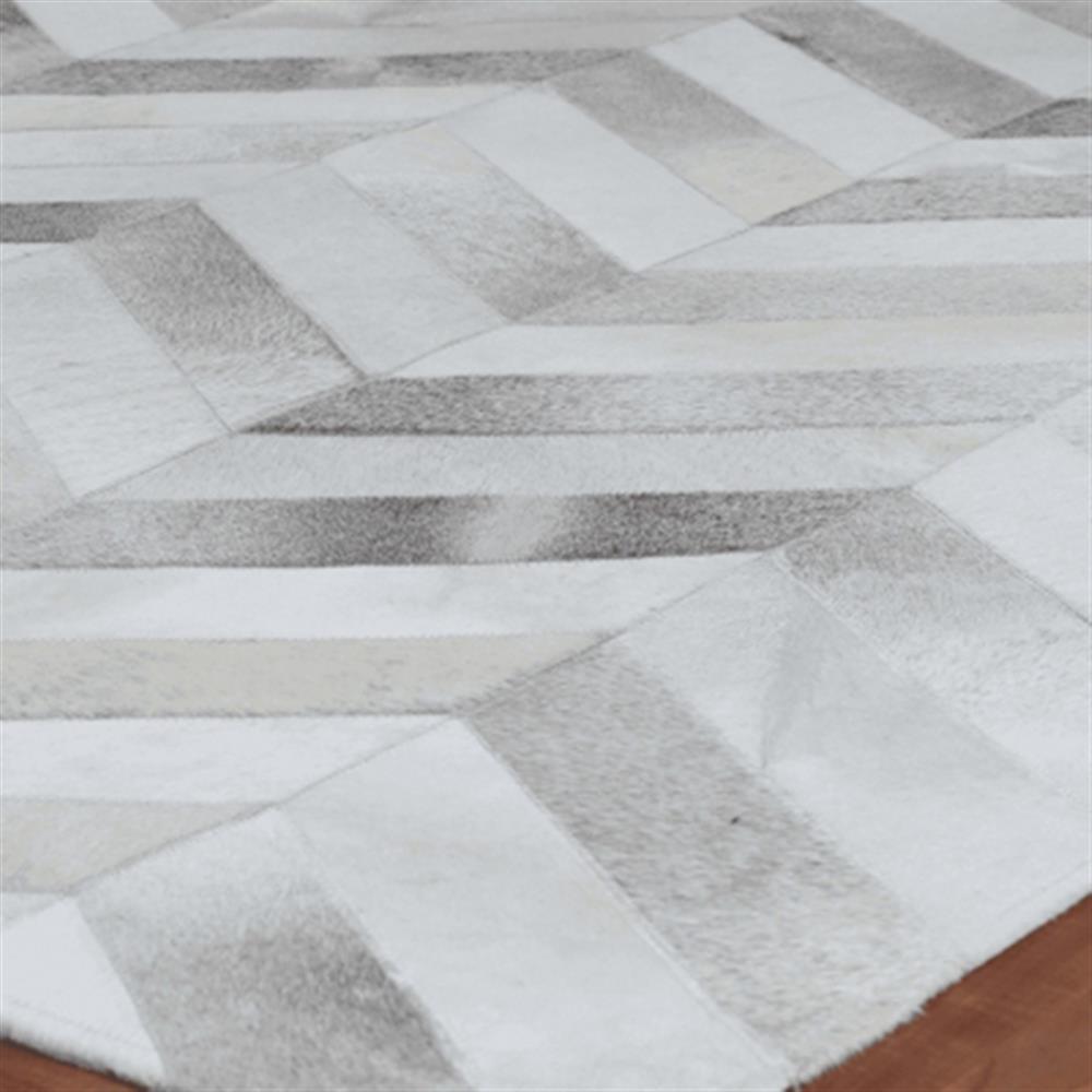 Lucas Modern Classic Silver Hide Chevron Patterned Rug - 5'x8'|
