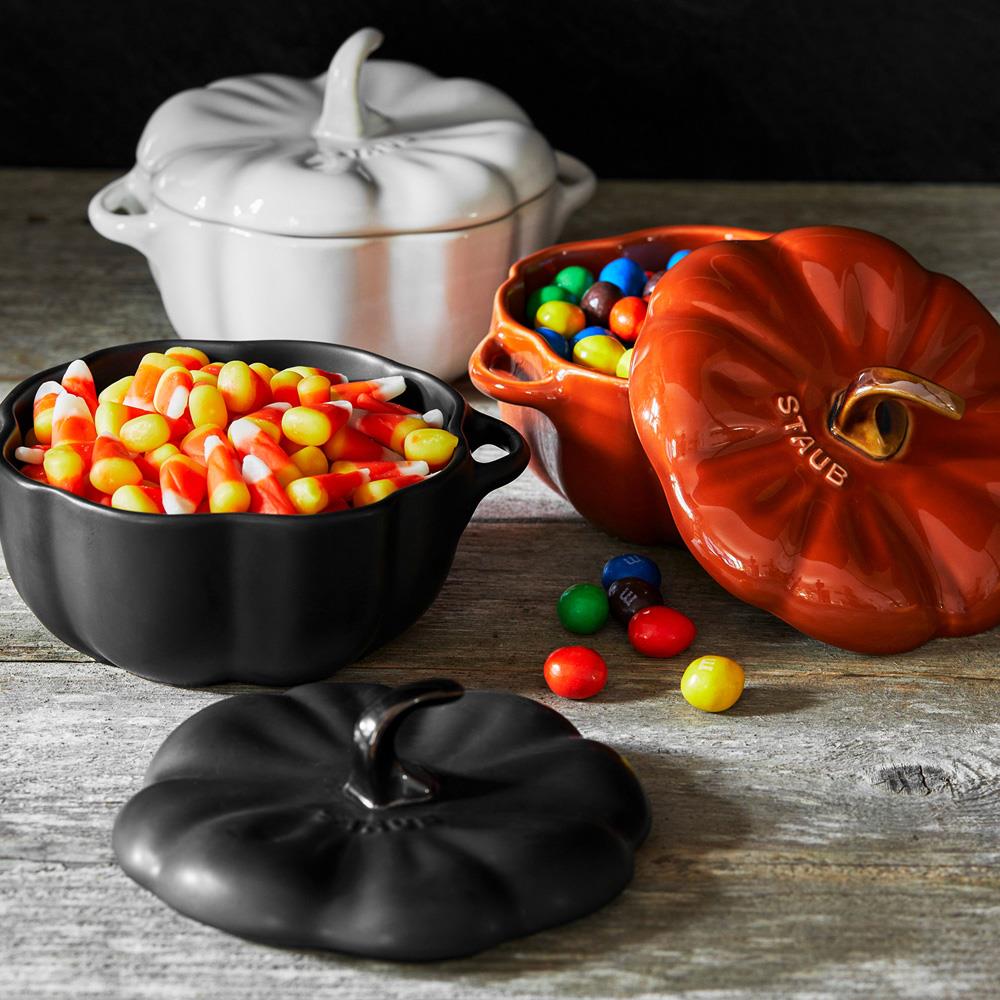 STAUB La Cocotte 24cm オレンジ Amazon.com: Staub Cast Iron Oval Cocotte, Dutch Oven, 5.75