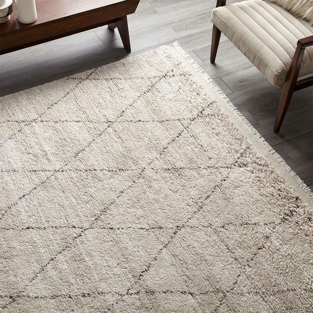 Shaggy Moroccan Linen Beige Wool Diamond Patterned Rug - 5'x8'|