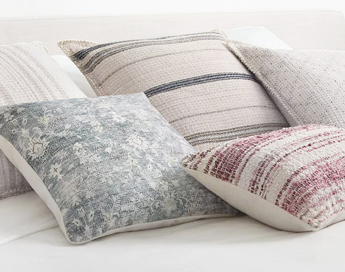 Pillows, Throws & Pouffs