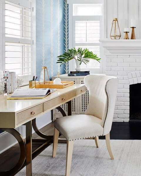 desk and chair image